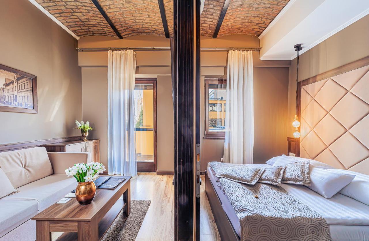 Komlo Hotel Gyula Luaran gambar