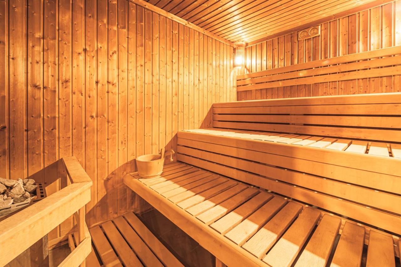 Komlo Hotel Gyula Luaran gambar