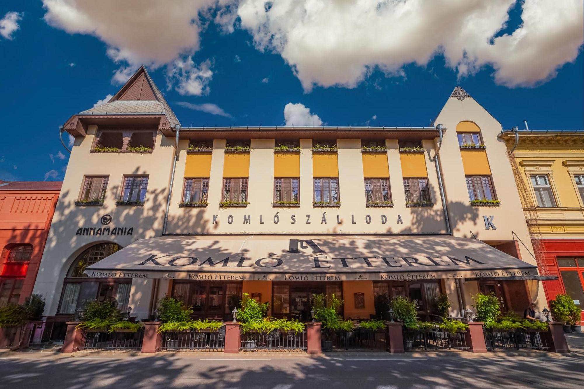 Komlo Hotel Gyula Luaran gambar