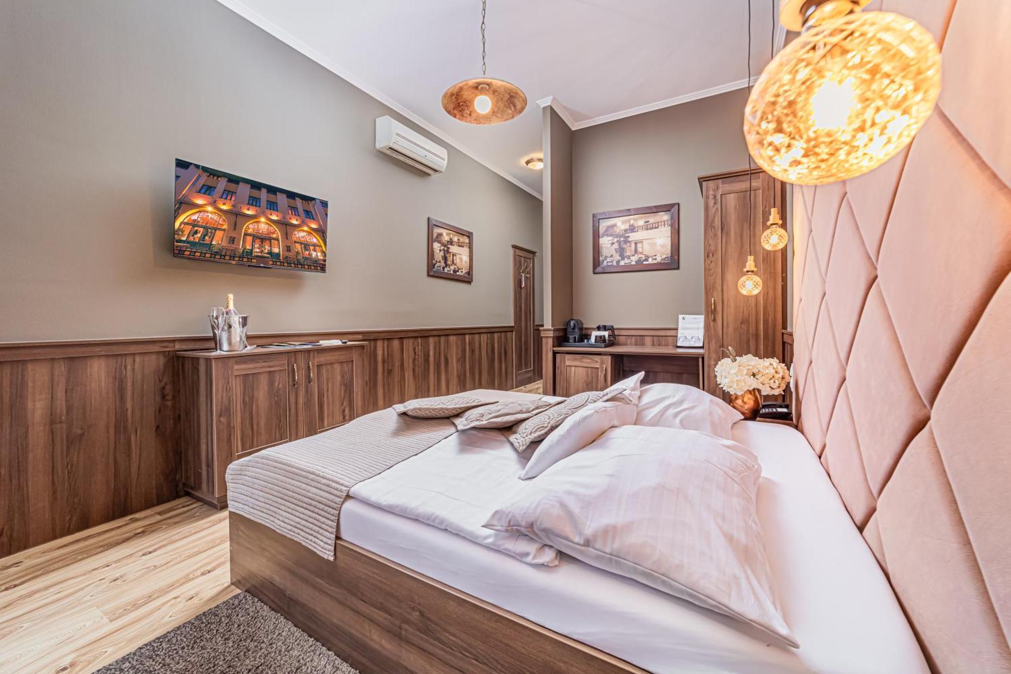 Komlo Hotel Gyula Luaran gambar