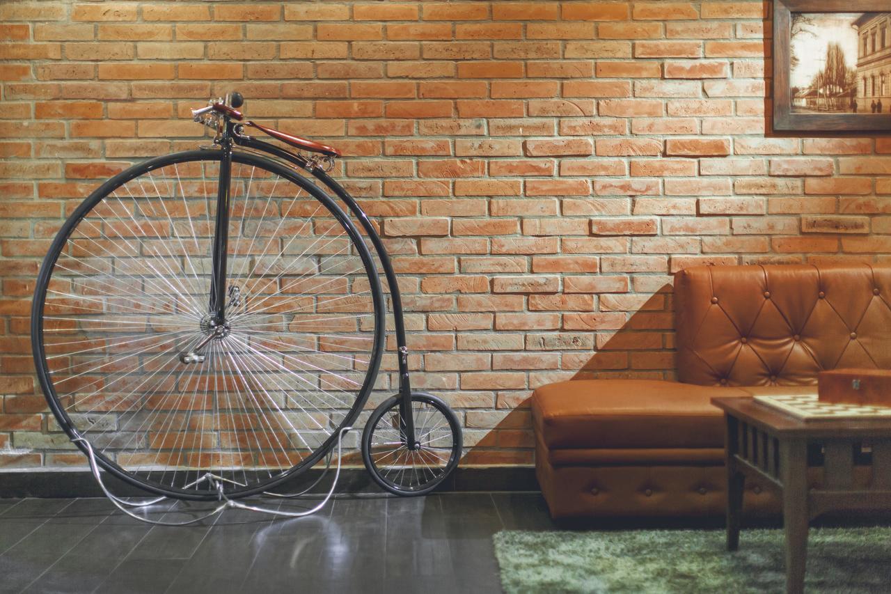 Komlo Hotel Gyula Luaran gambar
